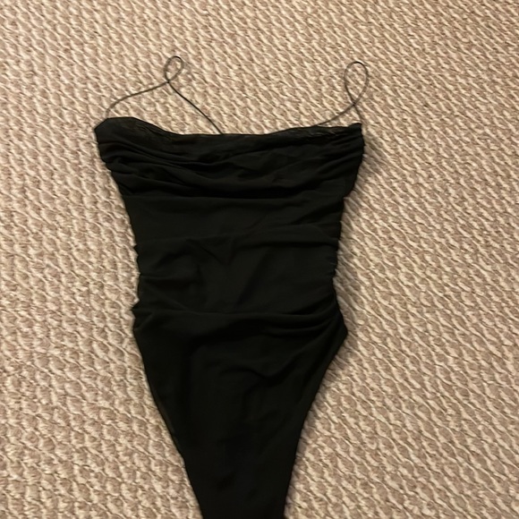 Oh Polly ruched black bodysuit - Picture 4 of 6